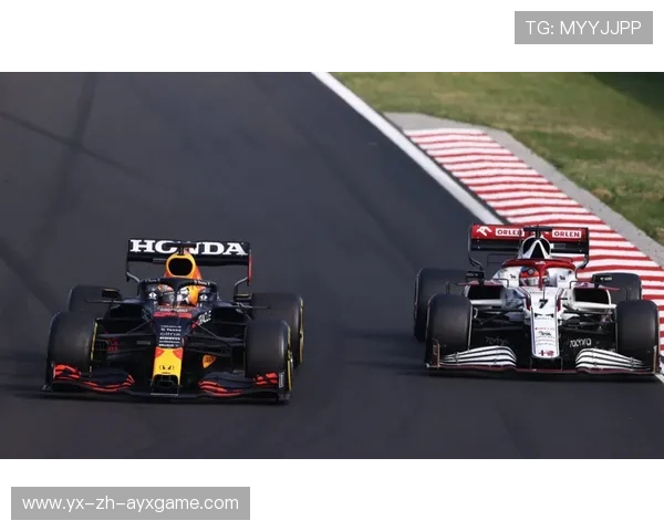 F1车手极限超车惊呆评论席:速度与技巧的极限对决 F1车手极限超车惊呆评论席:速度与技巧的极限对决