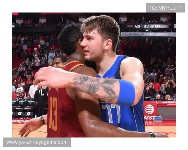 主帅在训练中亲自示范新跑位，引发模仿热潮