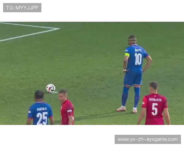 姆巴佩尖刀般插入禁区完成强力推进