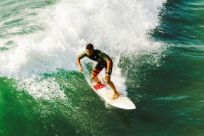 铁人三项世锦赛：挪威选手再破赛道纪录 极限体能训练引关注